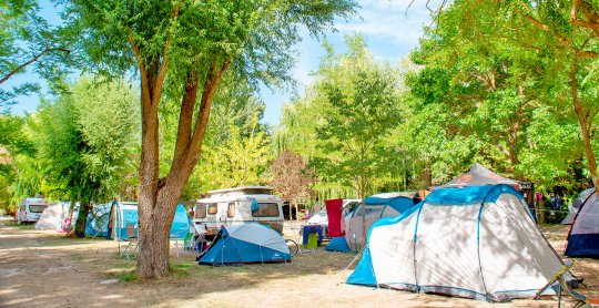 emplacement camping le petit lac